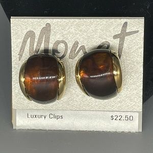 !!!SOLD!!!!Luxury Monet Clip Hoop Earrings